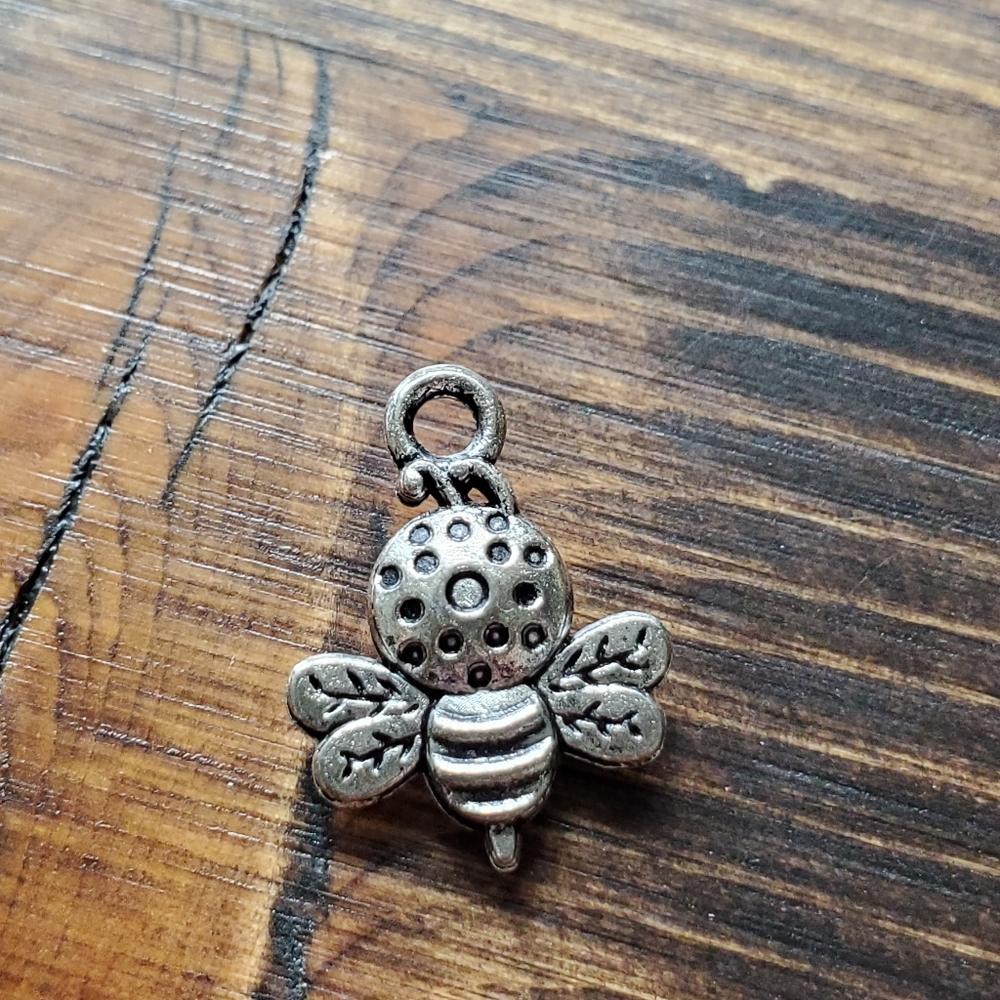 Bee Charm - Picture 2 of 3